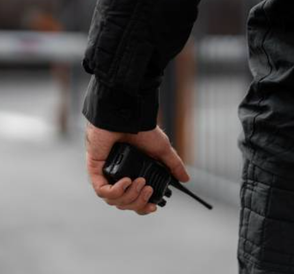 Avís a policia Avís immediat a policia davant intrusió